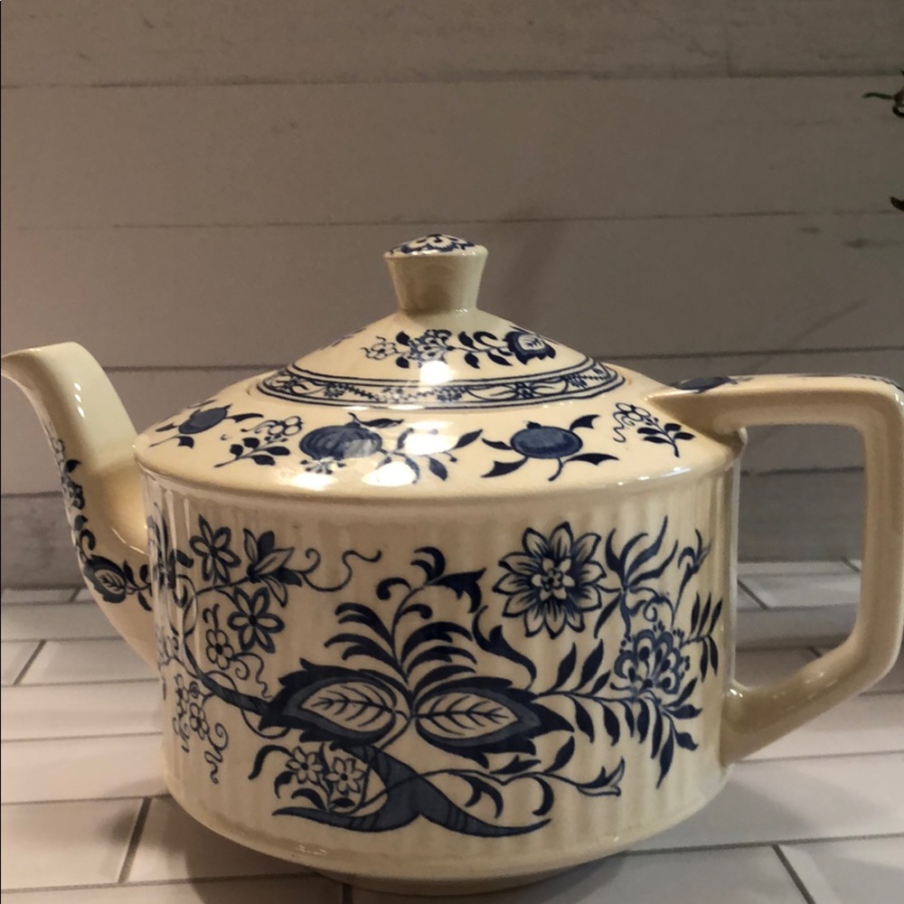 Blue Floral Ceramic Teapot - Classic Heritage Style